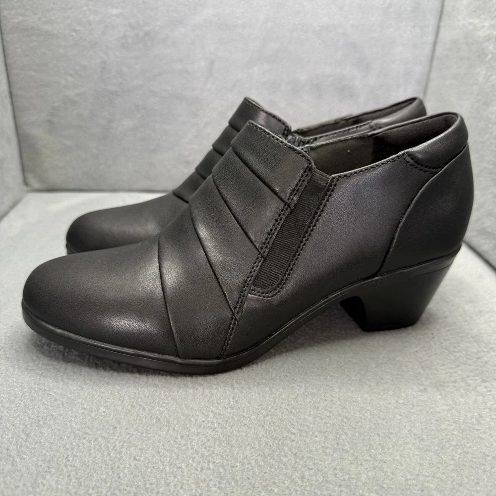 Clarks Emily 2 Pearl Women's 8 M Black Leather Ankle Booties Side Zip